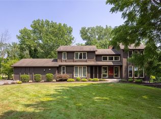 12 Trailwood Cir, Rochester, NY 14618