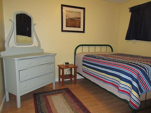 Bedroom 2 11' x 9'