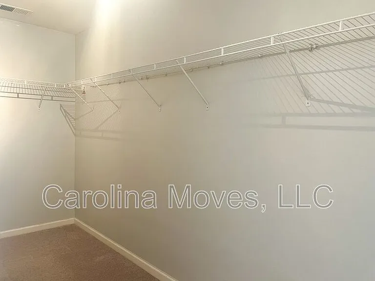 223 Spring Crossing Cir — Photo 14