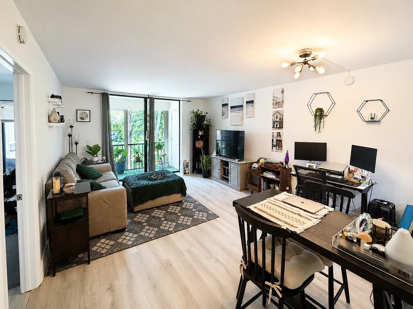 1 bed, 680 sqft, $2,000 — Photo 3