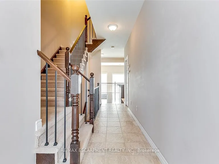 2340 Whistling Springs Cres — Photo 4