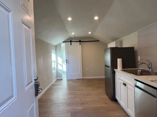 2409 Carleton St, Berkeley, CA 94704