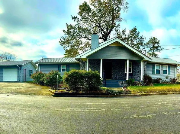 102 Lombardy St, Albertville, AL 35950
