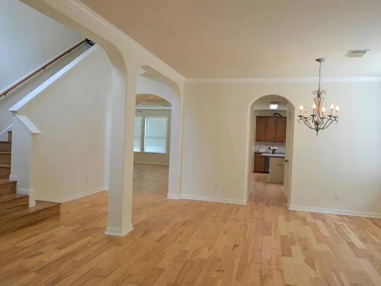 2110 Banfield Ct — Photo 4