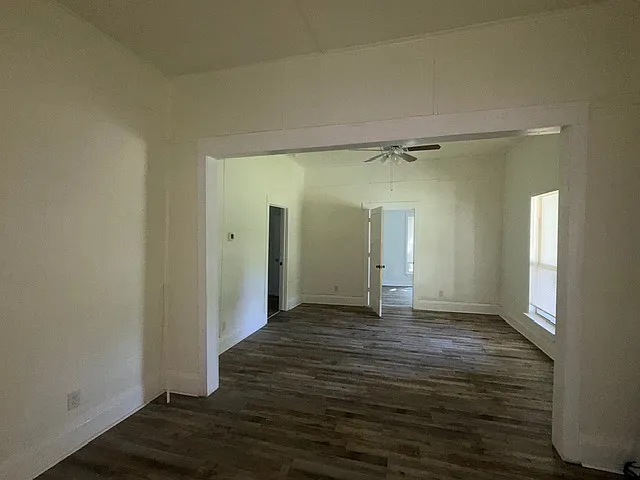 4 bed, 2064 sqft, $1,850 — Photo 2