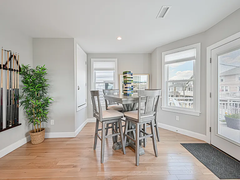 140 S Bartram Ave — Photo 22