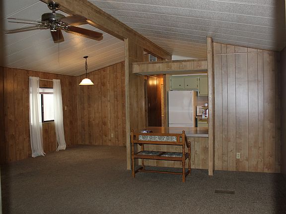 3rd image of 822 Cheryl Ln
