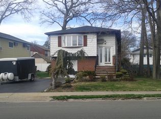 43 Front St, Massapequa Park, NY