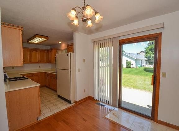 5th image of 10433 Sunset Ln
