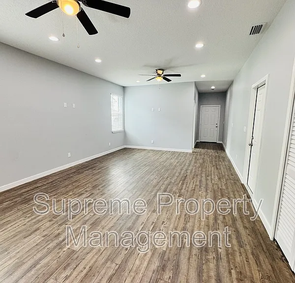 6073 Vermont Ave — Photo 7