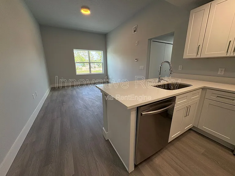 2240 Florida Dr #101 — Photo 7