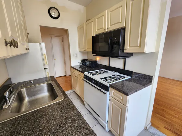 762 Brady Avenue 621 image 2 of 14