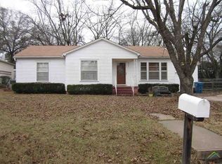 1304 McMinn Ave, Mount Pleasant, TX 75455