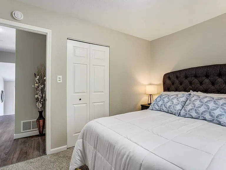 985 Apollo Ct — Photo 6