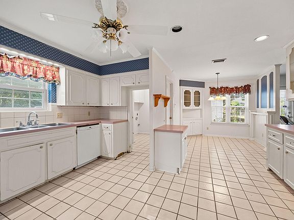 4th image of 3722 6th St