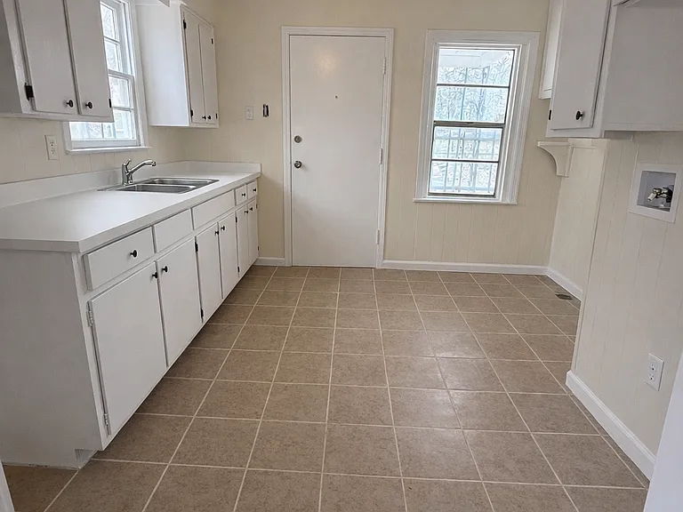 4713 Leonard Rd — Photo 3