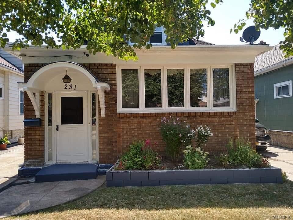 1st image of 231 Millicent Ave