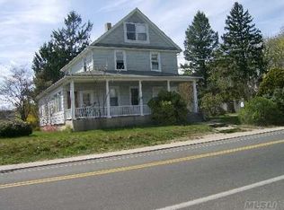 139 Depot Rd, Huntington Station, NY 11746