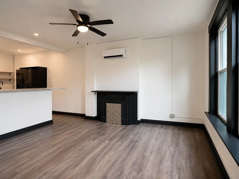 427 Whiteman St #3 — Photo 2