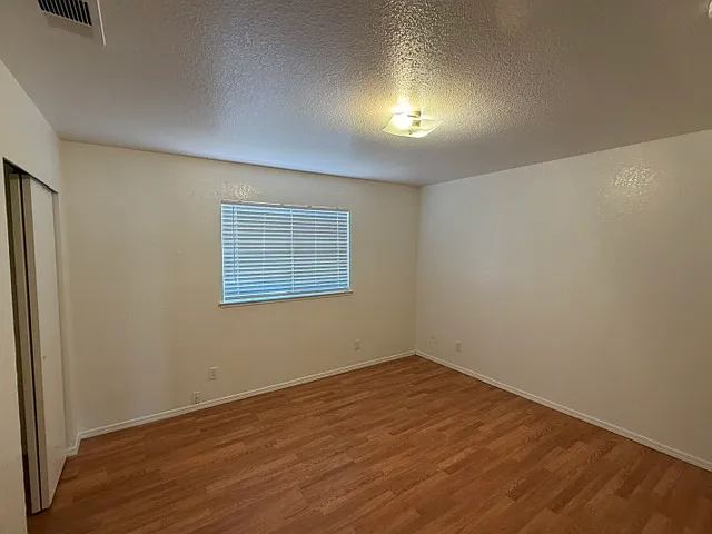 804 Niles Ct — Photo 14