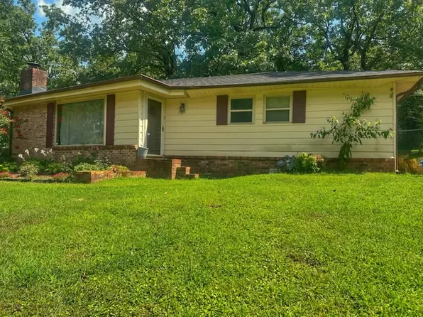 221 W 23rd St, Russellville, AR 72801