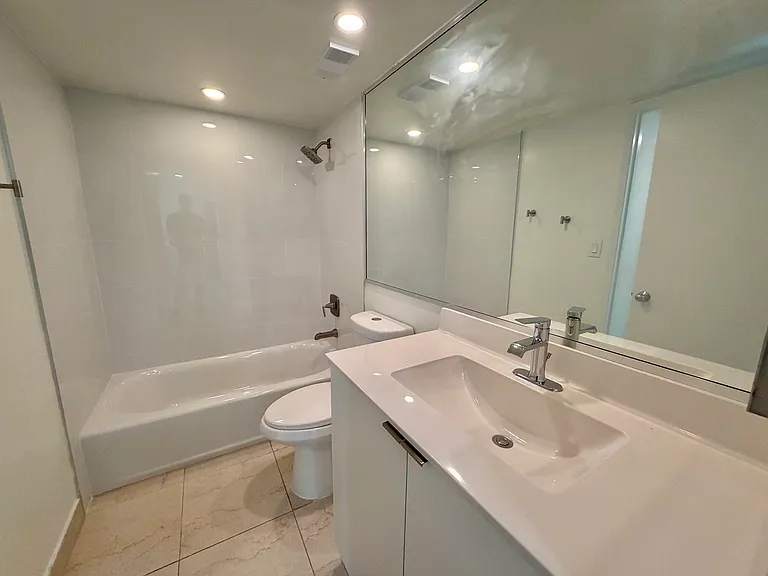 211 SW 19th Rd #A1 — Photo 8