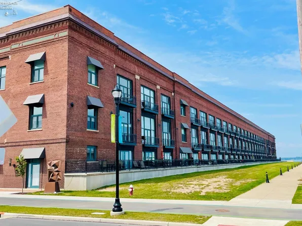 401 W Shoreline Dr, Sandusky, OH 44870