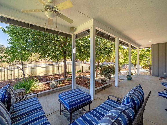 4th image of 17940 Delores Ln