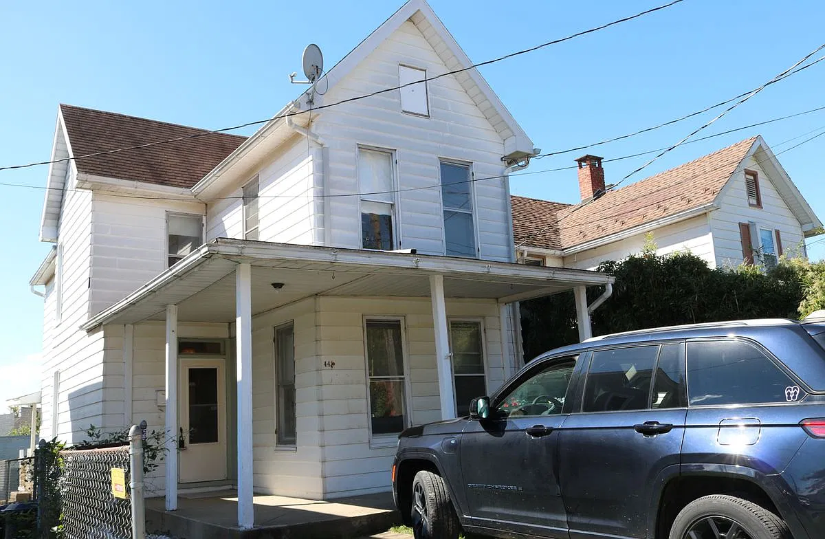 4 bed, 1.0 bath, 1616 sqft, $1,400 — Photo 2