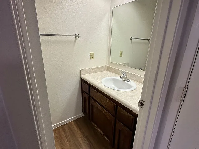 7809 S Laurelglen Blvd — Photo 4