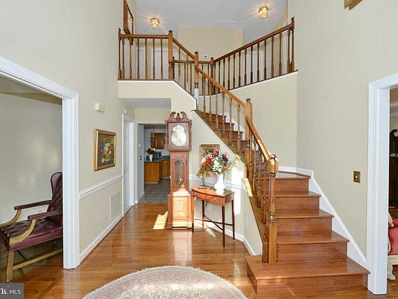 4th image of 15430 Snowhill Ln
