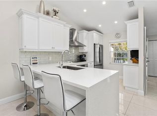 1714 Kings Lake Blvd #2, Naples, FL 34112