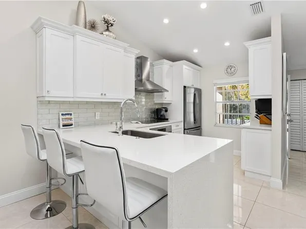 1714 Kings Lake BLVD #201, NAPLES, FL 34112