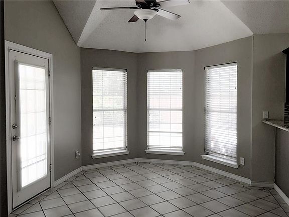 4th image of 10080 Danbury Dr