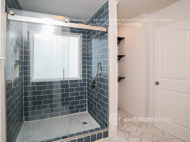 267 Royal Crescent Ter — Photo 13