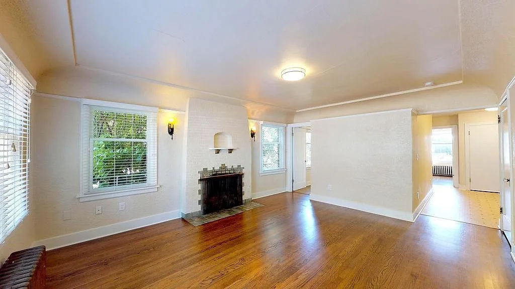 2 bed, 760 sqft, $2,350 — Photo 1