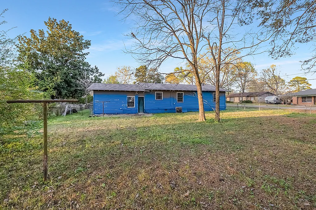 3 bed, 1377 sqft, $1,100 — Photo 4