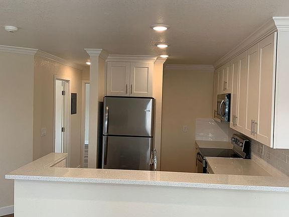 2nd image of 1981 Saint Lawrence Dr APT 23