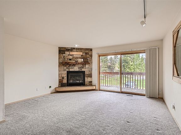 3rd image of 725 Meadow Creek Drive UNIT B