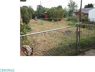 3rd image of 615 Crescent Dr