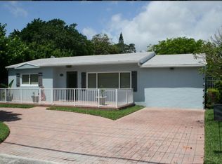 585 NW 2nd Ave, Boca Raton, FL 33432