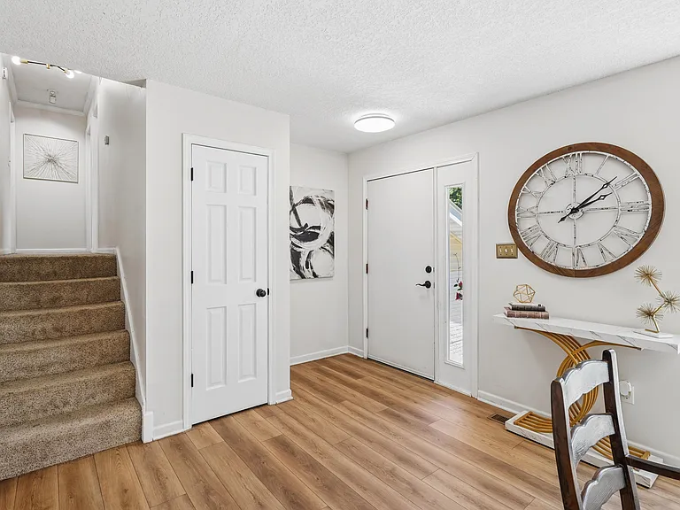 725 Heatherwood Dr — Photo 12