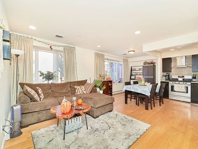 3077 38th St APT 1A, Long Island City, NY, 11103