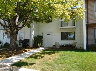 30 Regis Cir, Sterling, VA 20164