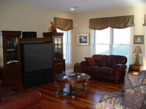 1st image of 3160 Annandale Dr