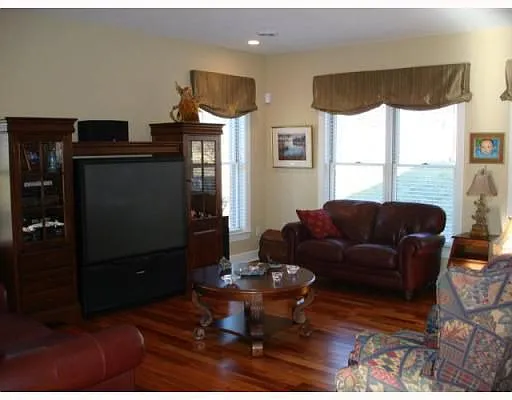 3160 Annandale Dr photo 1