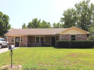 1502 Natalie Dr, Gainesville, TX 76240