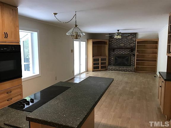3rd image of 8201 Lowell Valley Dr