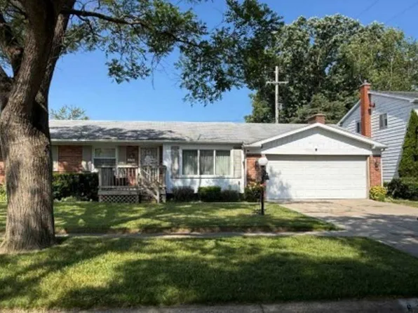 6721 Colonial Dr, Flint, MI 48505