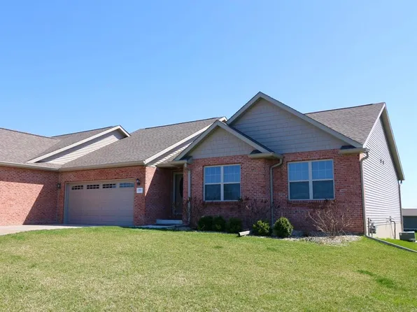 1906 English Oak, Washington, IL 61571